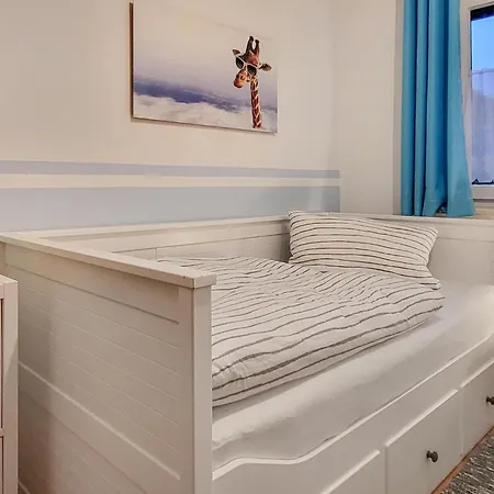 דירה Two-bedroom In